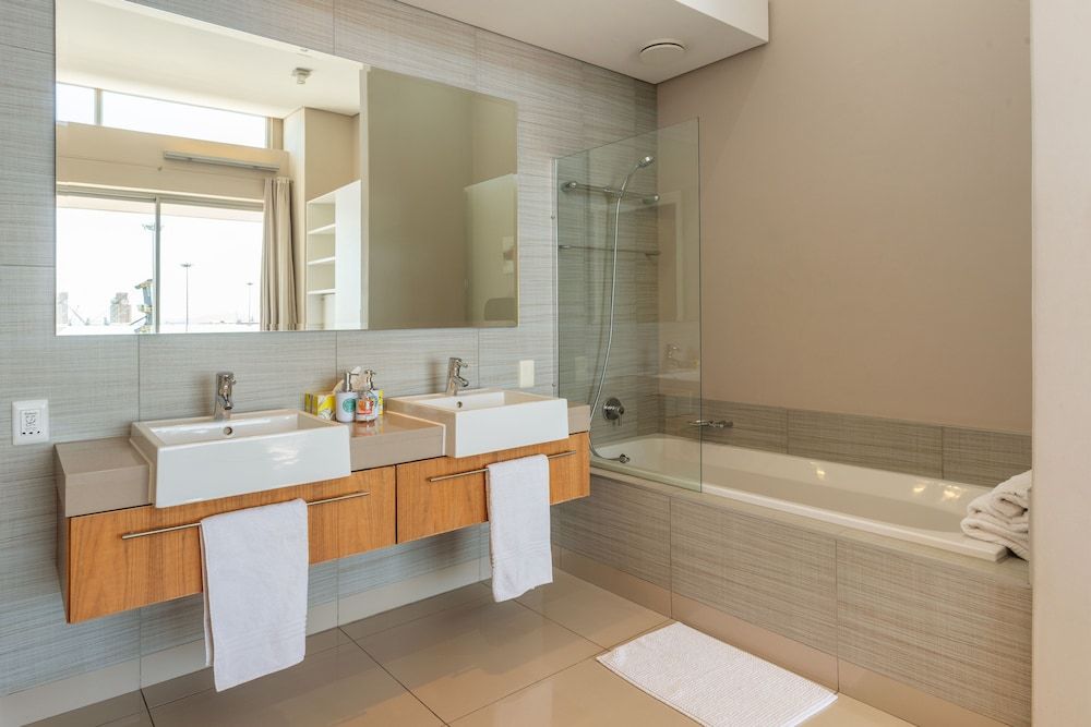 V&A Waterfront Luxury Residences - WHosting Luxury Apartment, 2 Bedrooms, Kitchen, Ocean View 9