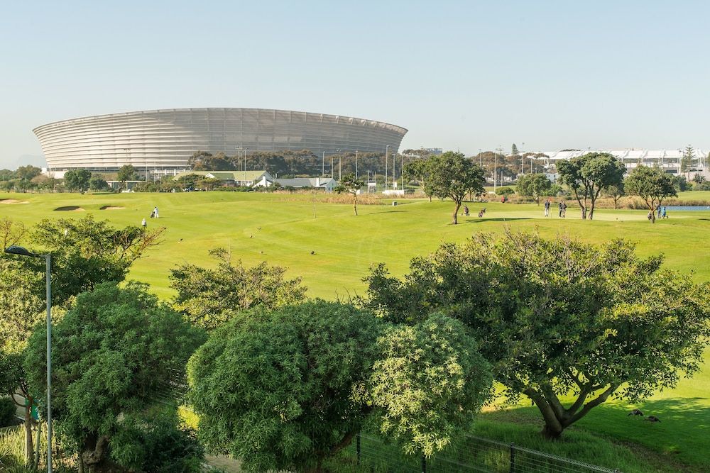 V&A Waterfront Luxury Residences - WHosting Presidential Apartment, 2 Bedrooms, Kitchen, Mountain View 5