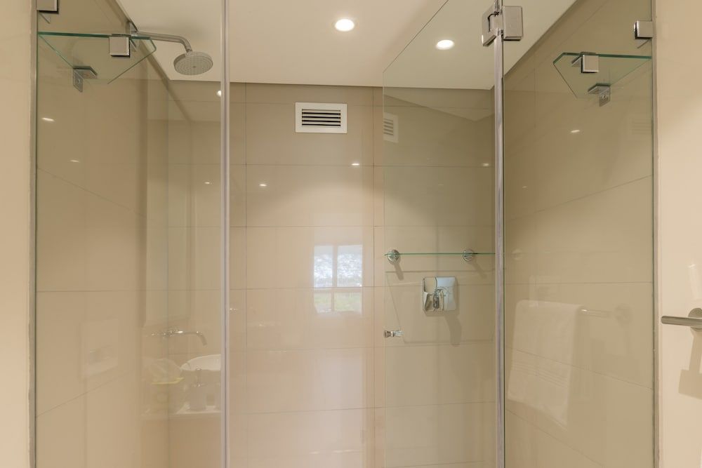 V&A Waterfront Luxury Residences - WHosting Presidential Apartment, 2 Bedrooms, Kitchen, Mountain View 11