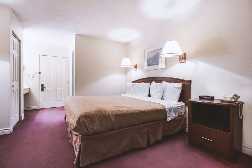 Deluxe Room, 1 King Bed, Non Smoking