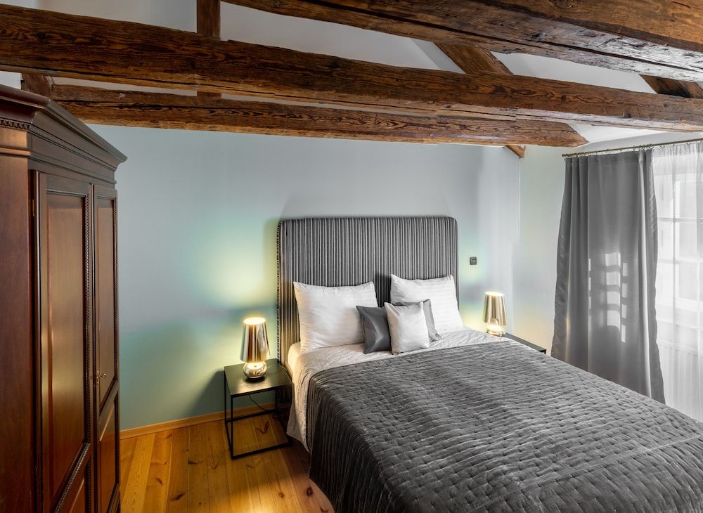 undefined Chateau 9 Apartments by Adrez Living 7