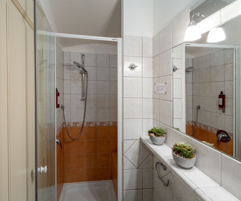 Chateau 9 Apartments by Adrez Living Deluxe Studio 7