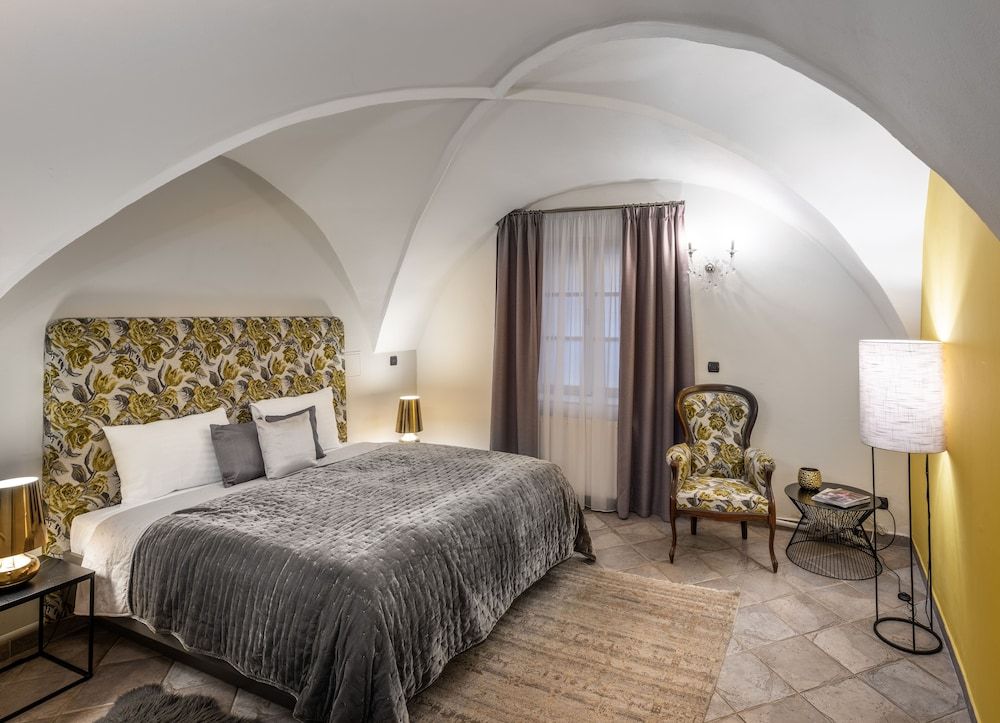 undefined Chateau 9 Apartments by Adrez Living 2