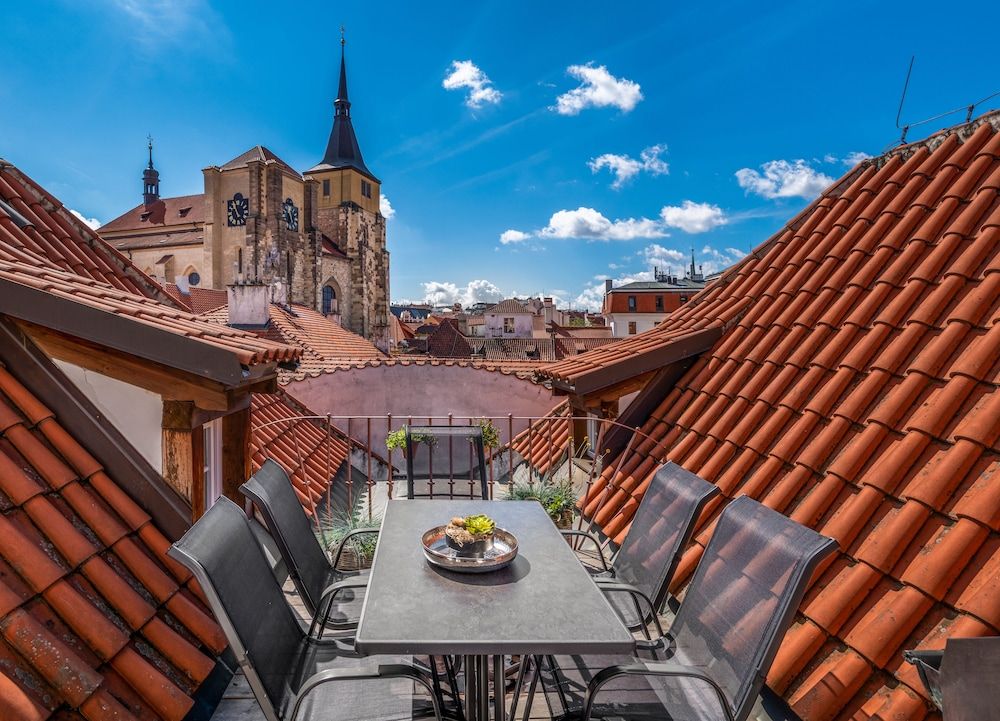 undefined Chateau 9 Apartments by Adrez Living 3