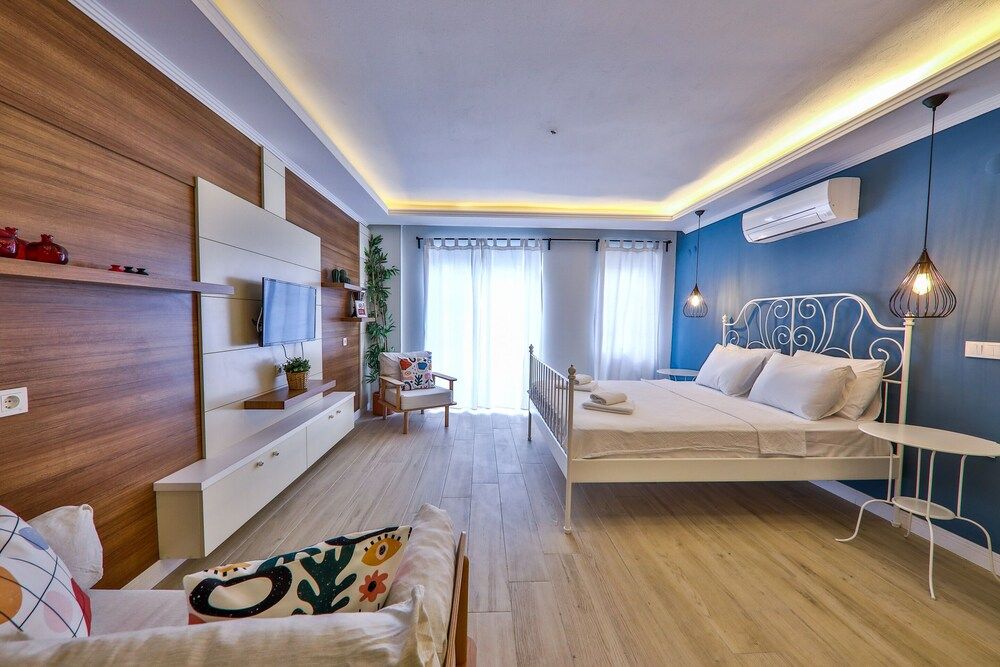 Deluxe Studio, 1 Queen Bed