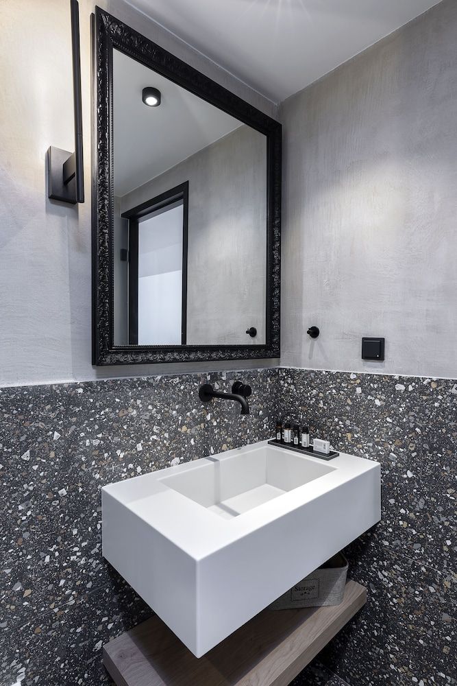 The Athenians Art Apartments Premium Suite 7