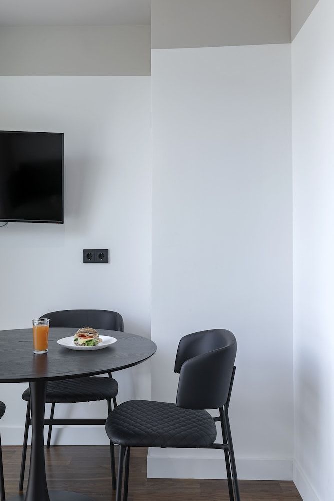 The Athenians Art Apartments Premium Suite 18