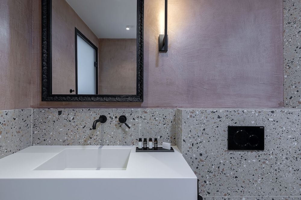 The Athenians Art Apartments Classic Studio 10