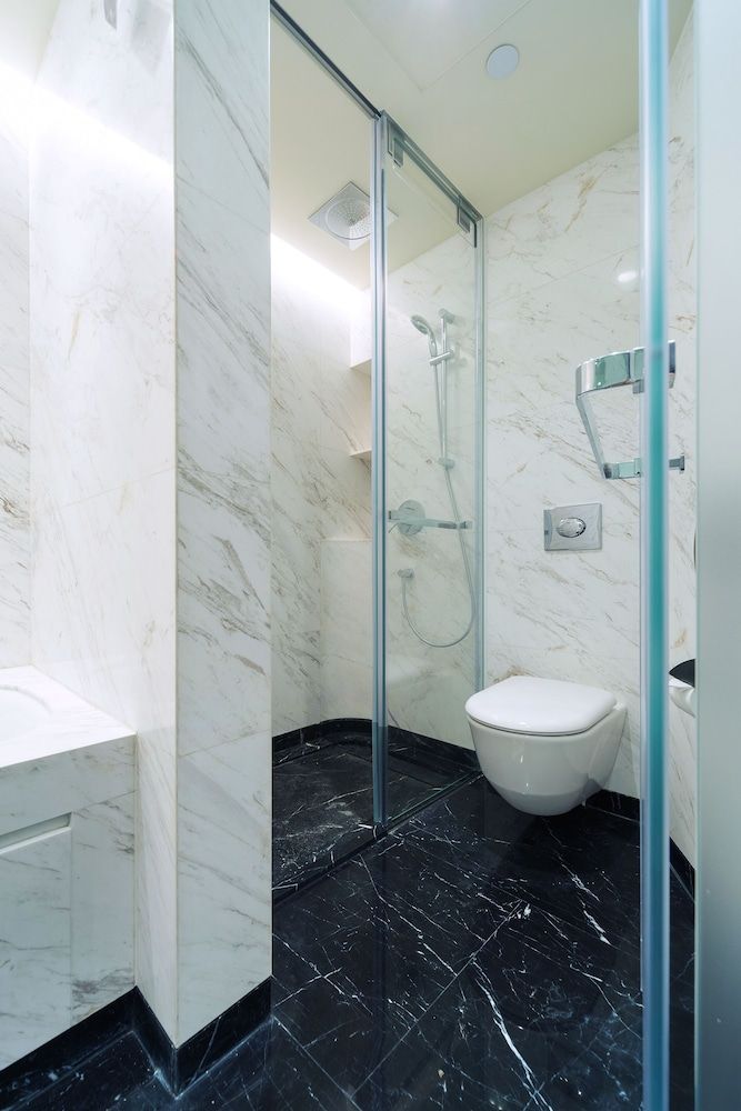 Akvo Hotel Elite Studio Suite, 1 King Bed, Non Smoking, City View 3