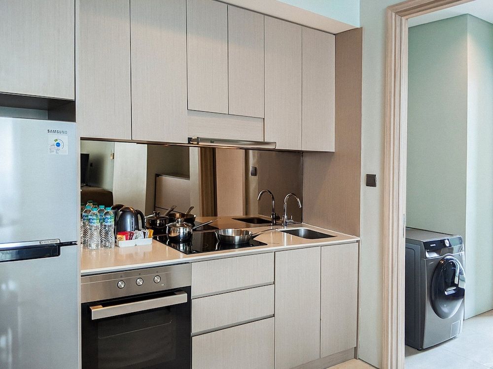 Crowne Plaza Jakarta Residences, an IHG Hotel Room, 2 Bedrooms, Balcony (High) 7