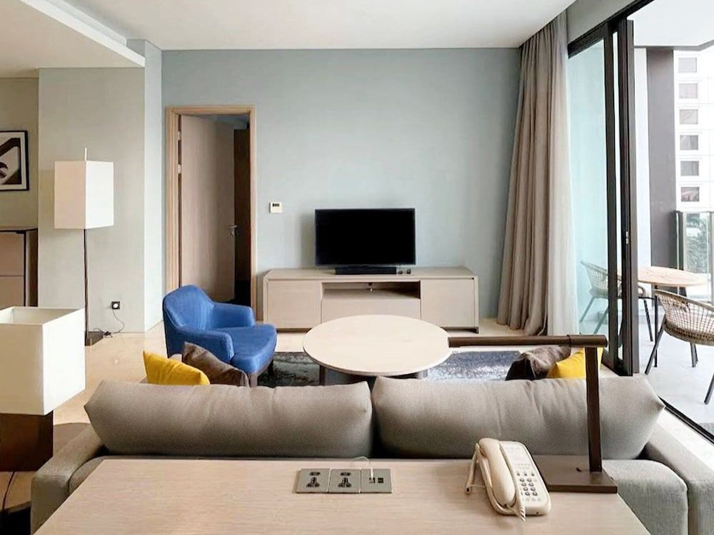 Crowne Plaza Jakarta Residences, an IHG Hotel Room, 2 Bedrooms, Balcony (High) 5