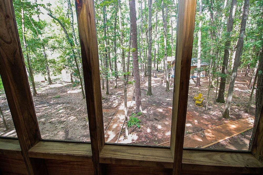 Cora's Cabins The Tree House Cabin 4
