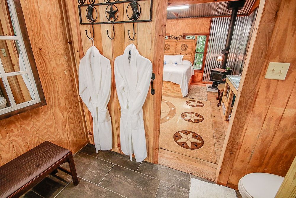 Cora's Cabins The Tree House Cabin 6