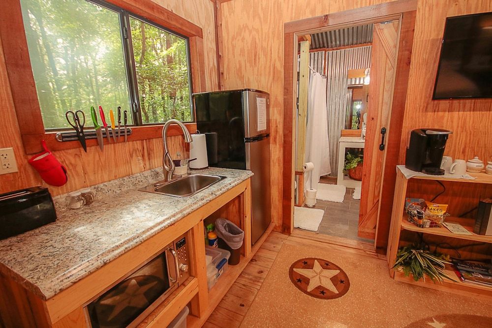 Cora's Cabins The Tree House Cabin 7