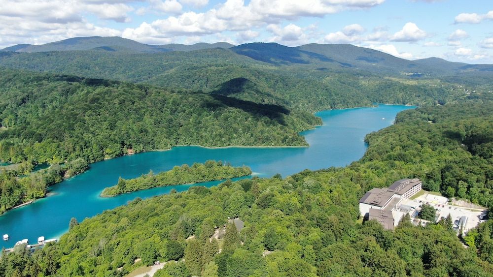 undefined Hotel Jezero 3