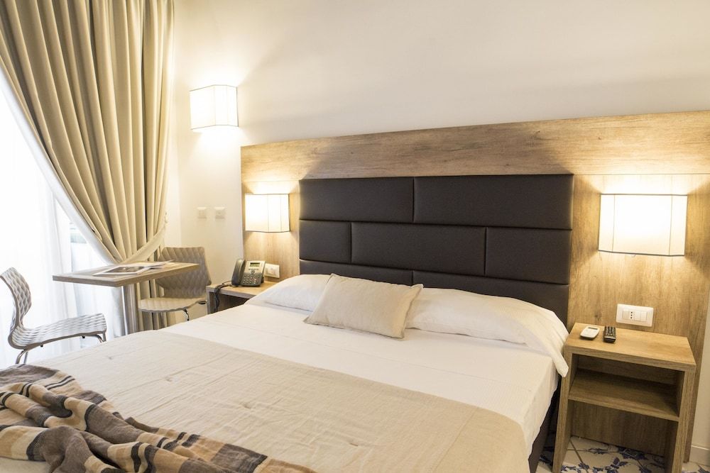 Morelli Suite Standard Room 5