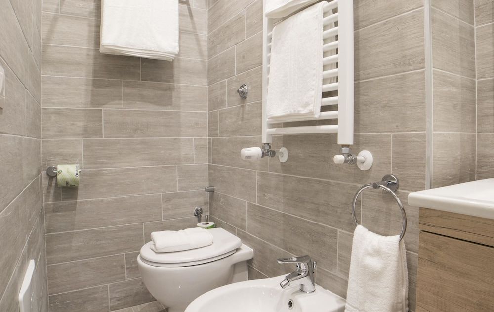 undefined Morelli Suite 5