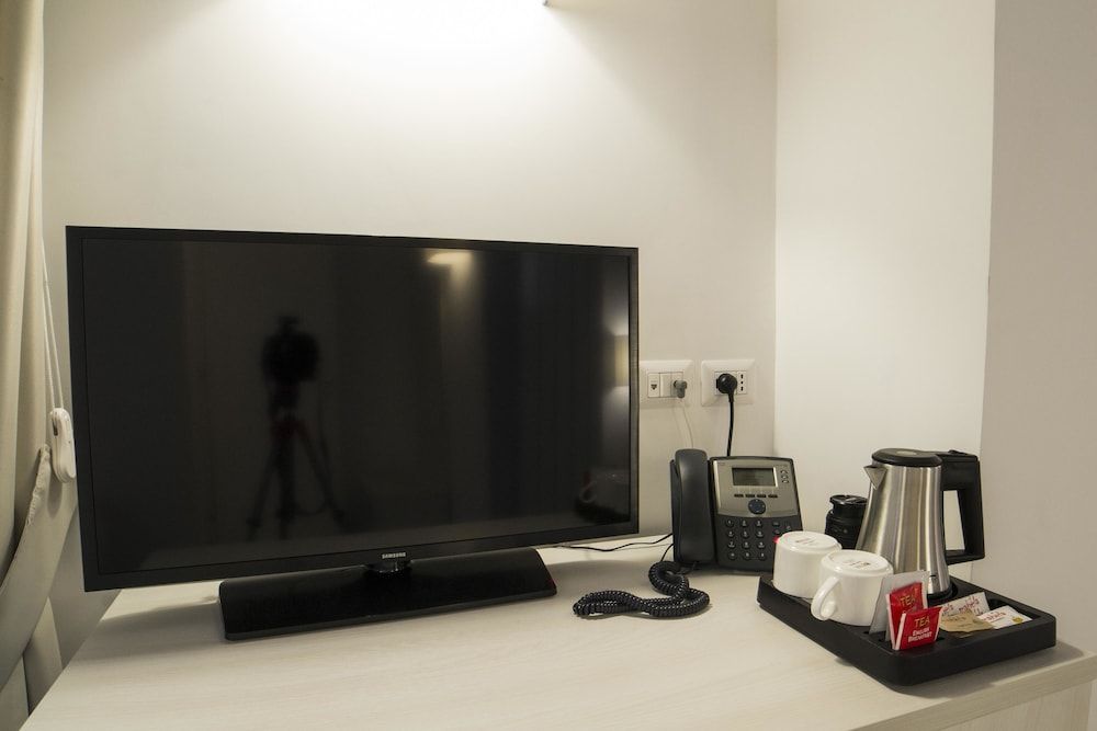 undefined Morelli Suite 6