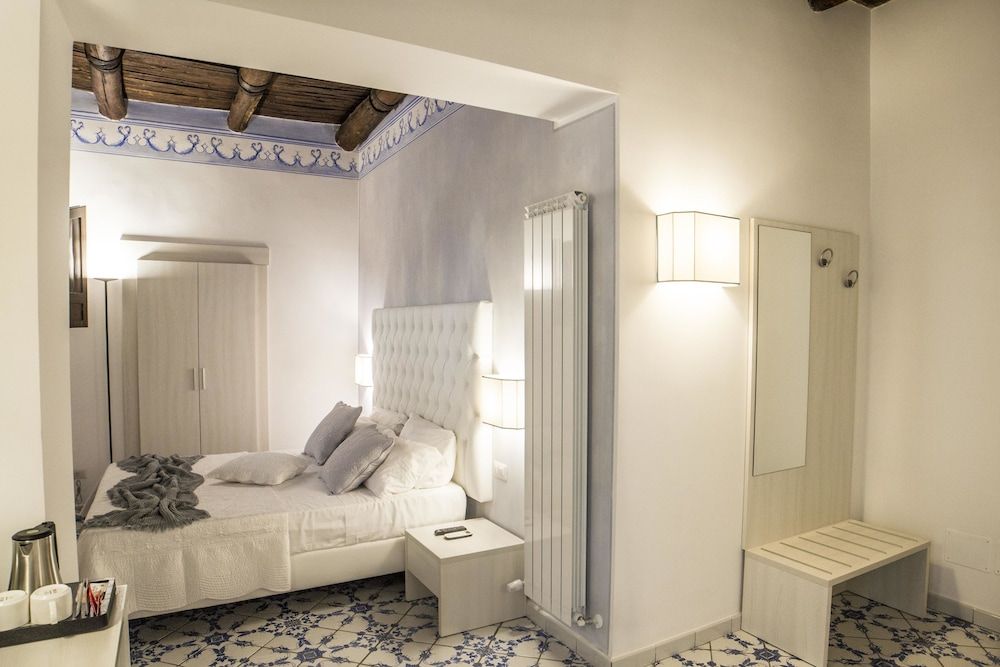 undefined Morelli Suite