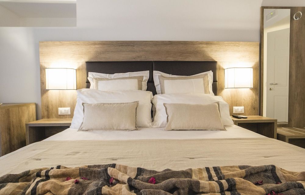 undefined Morelli Suite 3