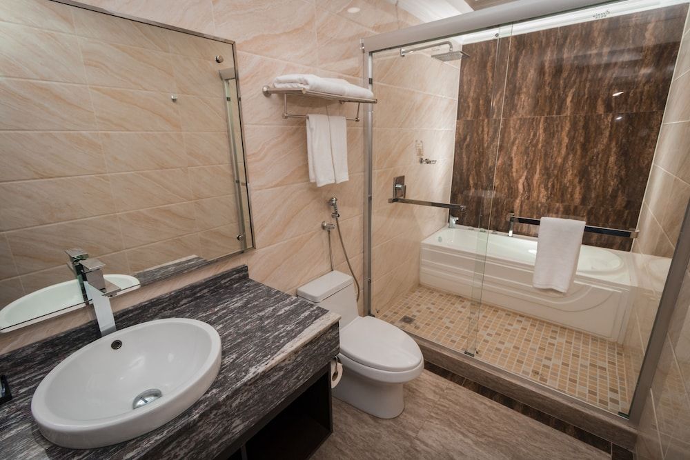 City Plaza Hotel & Suites Junior Suite 3