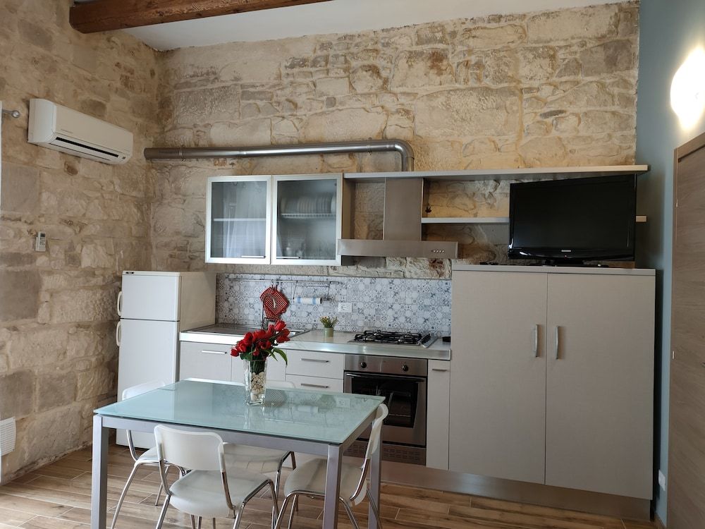 Bella Giulia Studio 3