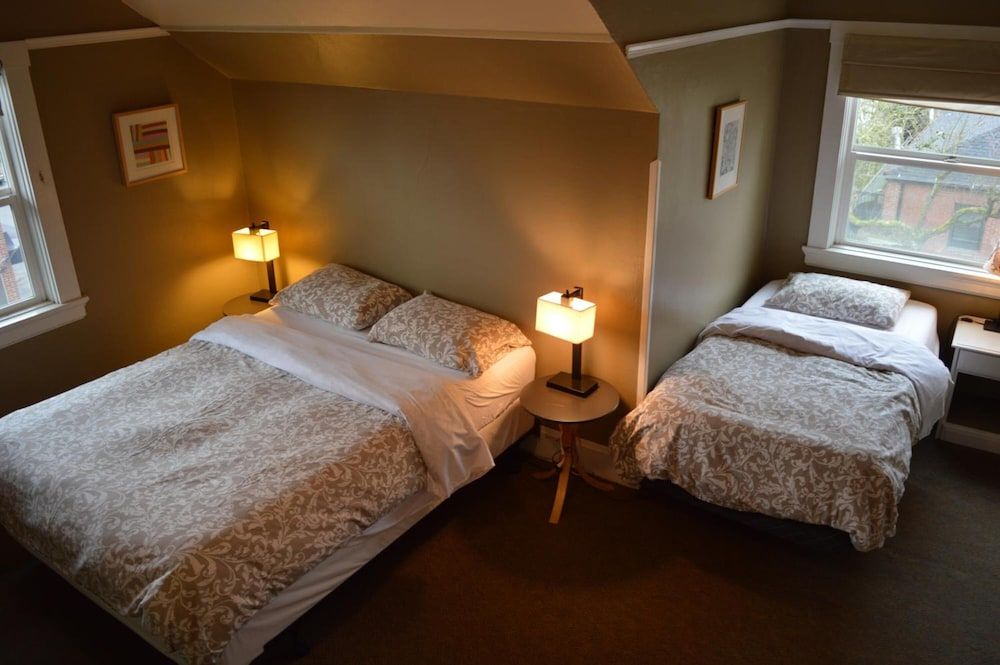 Portland International Guesthouse Double Room 4 Top floor 5