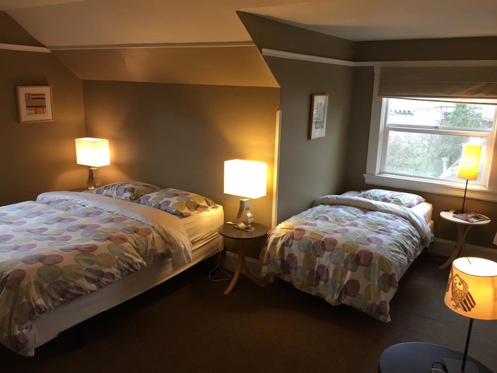 Portland International Guesthouse Double Room 4 Top floor 4