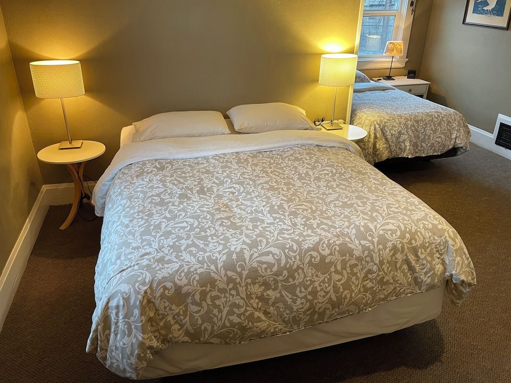 Portland International Guesthouse Double Room 4 Top floor 10