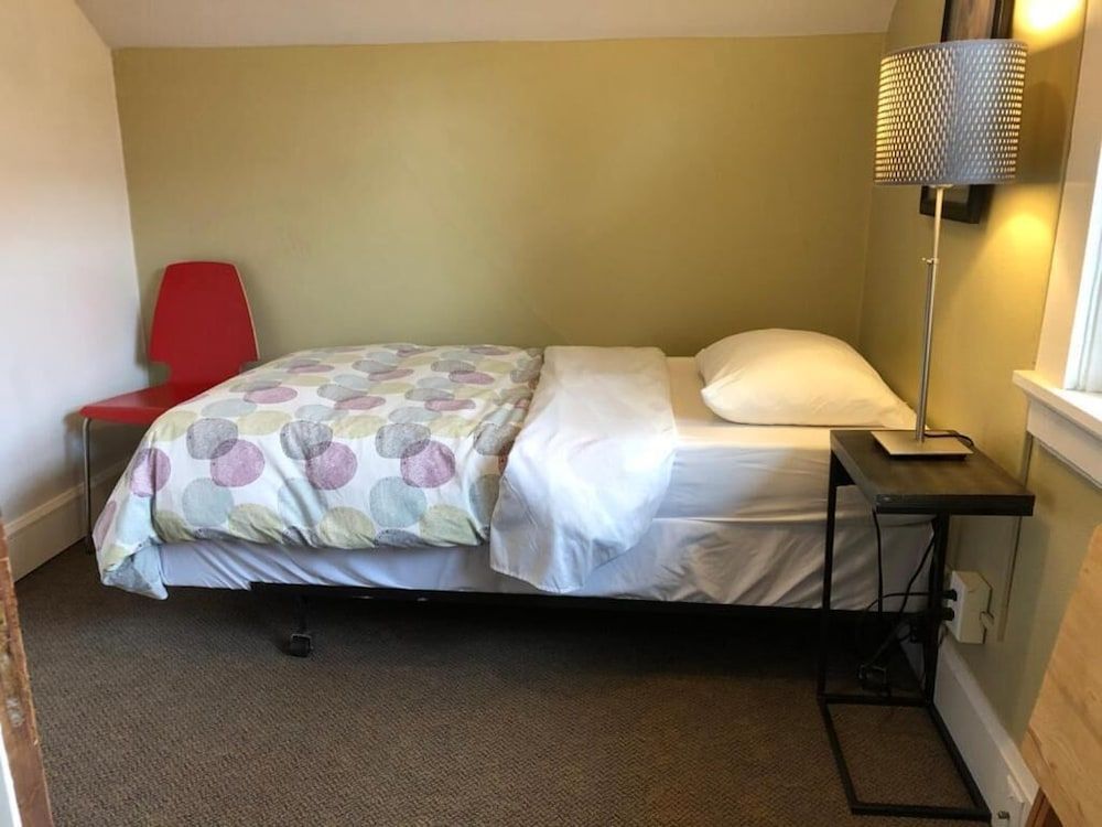 Portland International Guesthouse Economy Room 2 - Top Floor 3