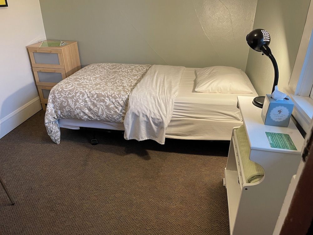 Portland International Guesthouse Economy Room 2 - Top Floor 5