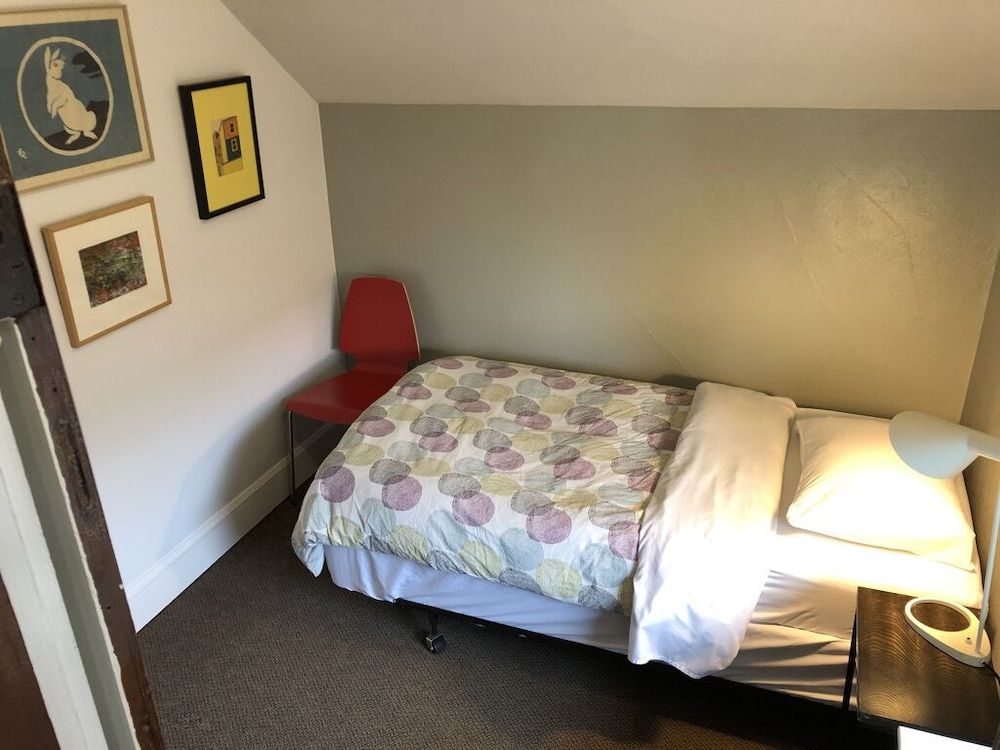 Portland International Guesthouse Economy Room 2 - Top Floor 2