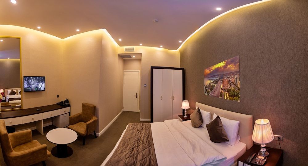 Aksent Hotel Standard Double Room, 1 King Bed 6