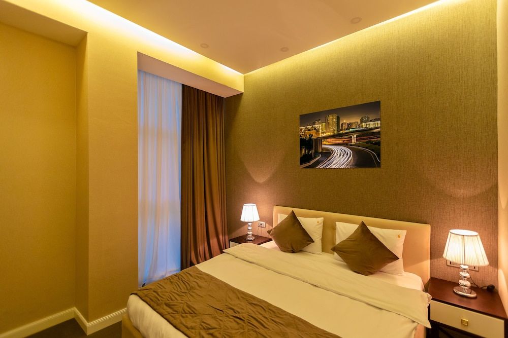 Aksent Hotel Standard Double Room, 1 King Bed 7