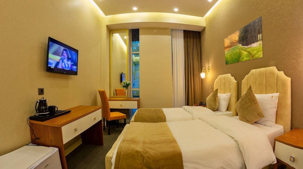 Aksent Hotel Standard Double Room, 1 King Bed 8