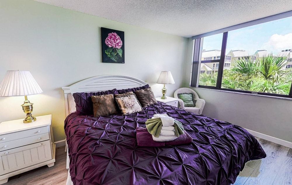 Condo (Harbor Towers 2 Bedroom Bay View)