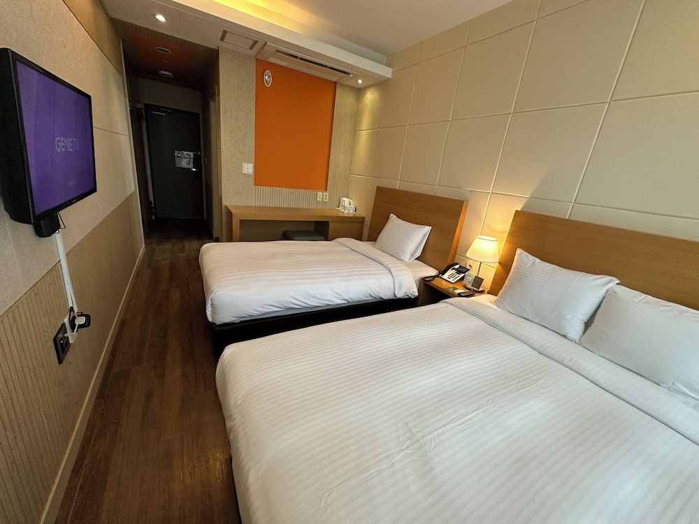 Hotel ICC Standard Twin Room 2