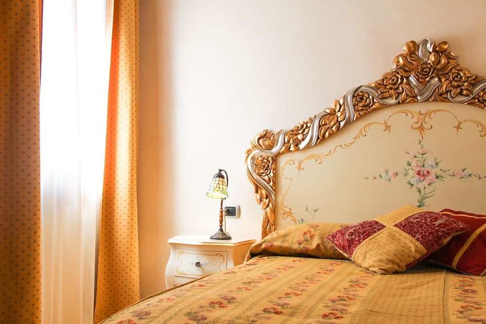 undefined Angeles Inn 2