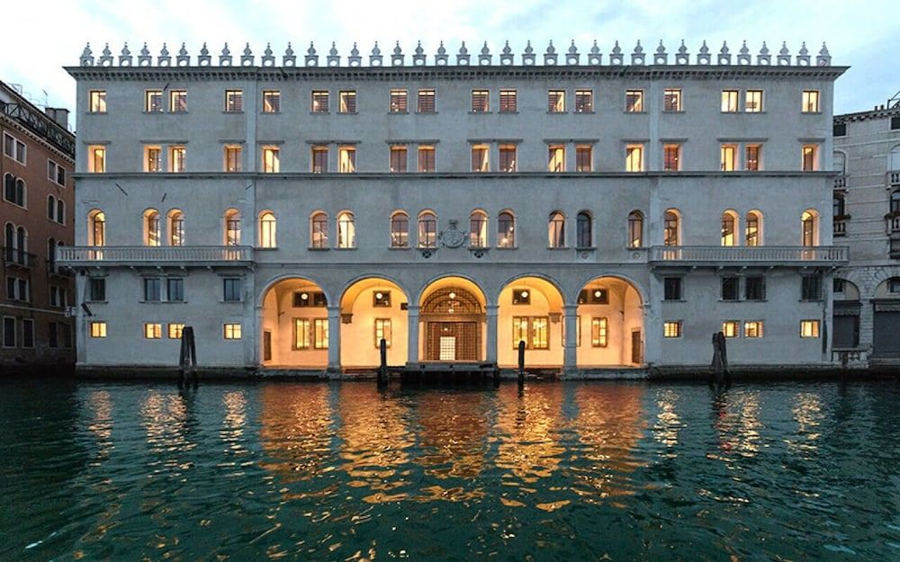 undefined Angeles Inn 7