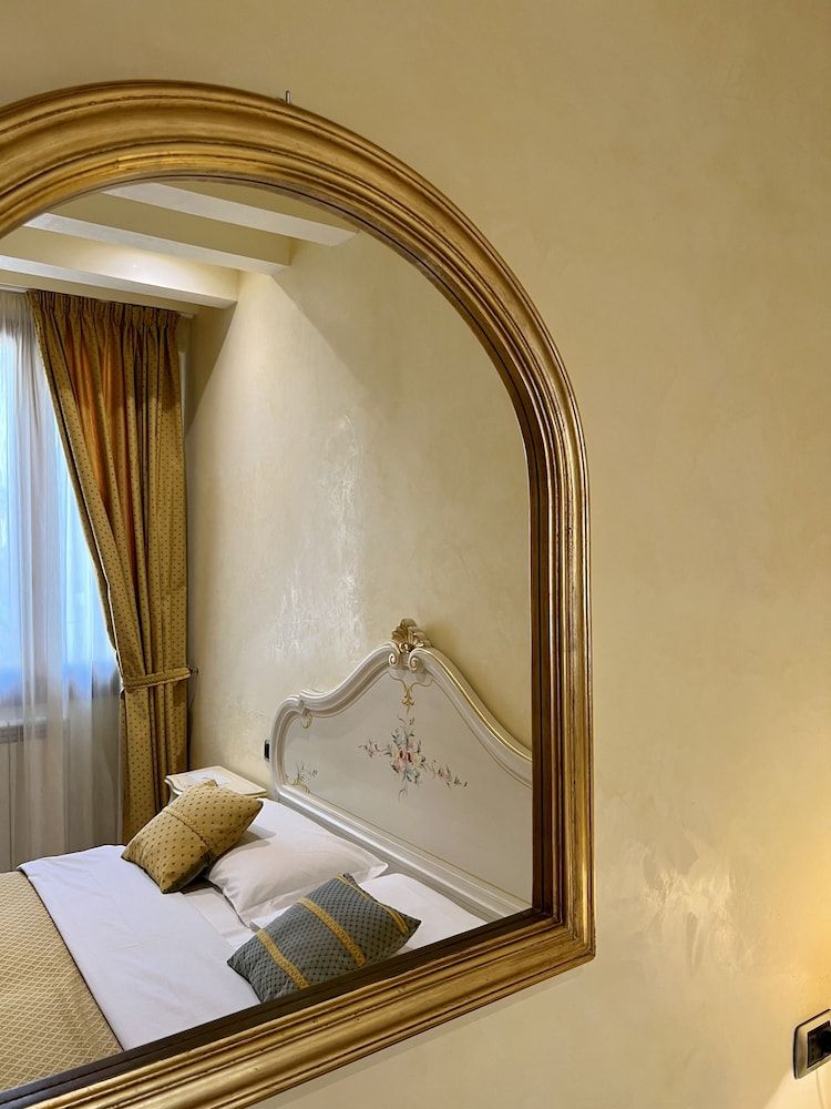 Angeles Inn Classic Double Room, 1 Queen Bed (External) 34