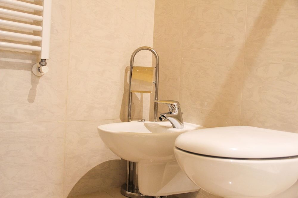 Angeles Inn Classic Double Room, 1 Queen Bed (External) 18