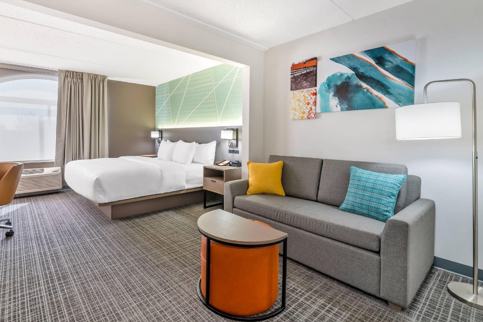 1 King Bed, Efficiency, Suite, Nonsmoking, Upgrade