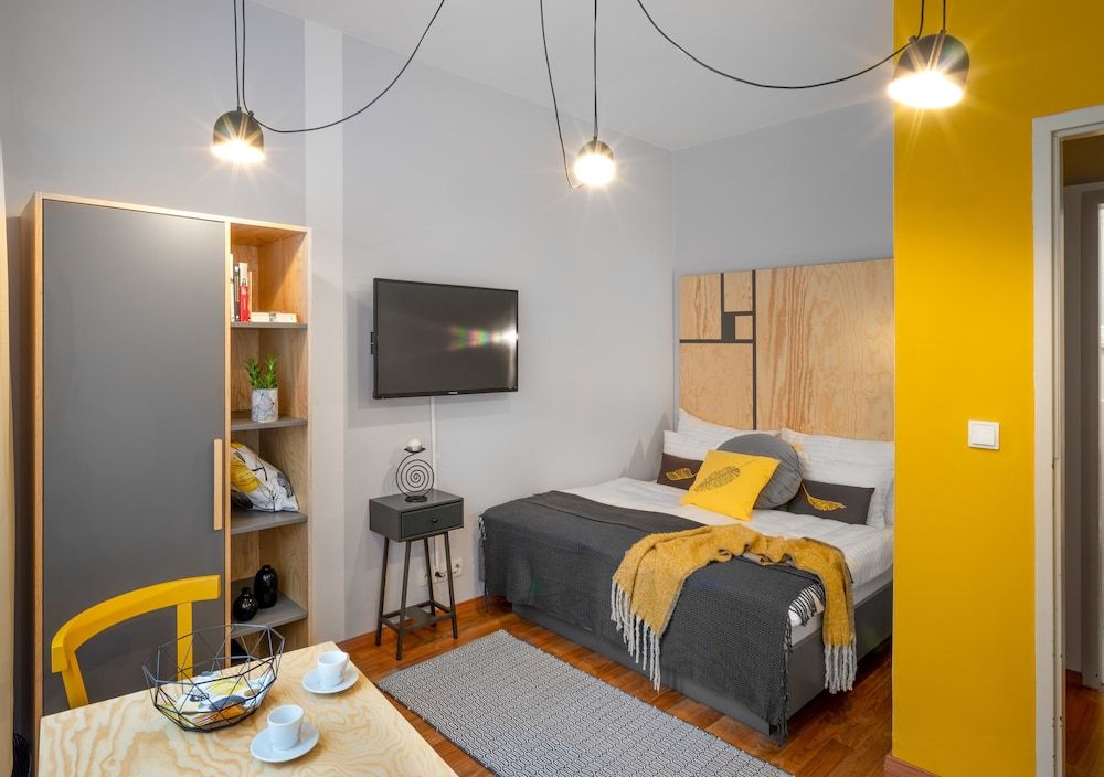 City Leaf Apartments Studio 3