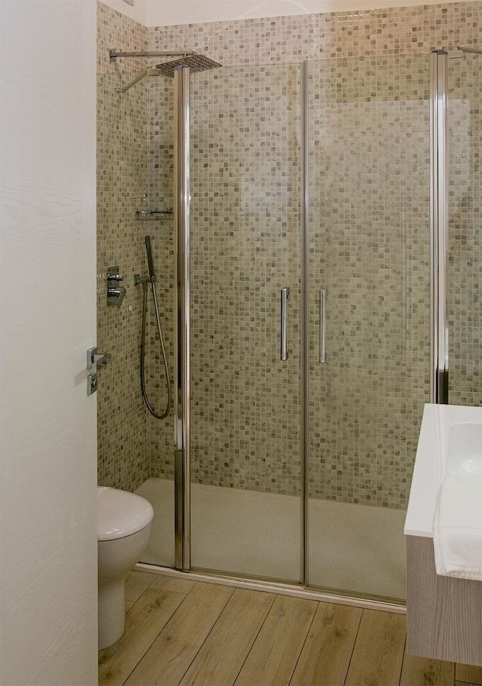 Hotel Aurora Deluxe Room, Balcony 9