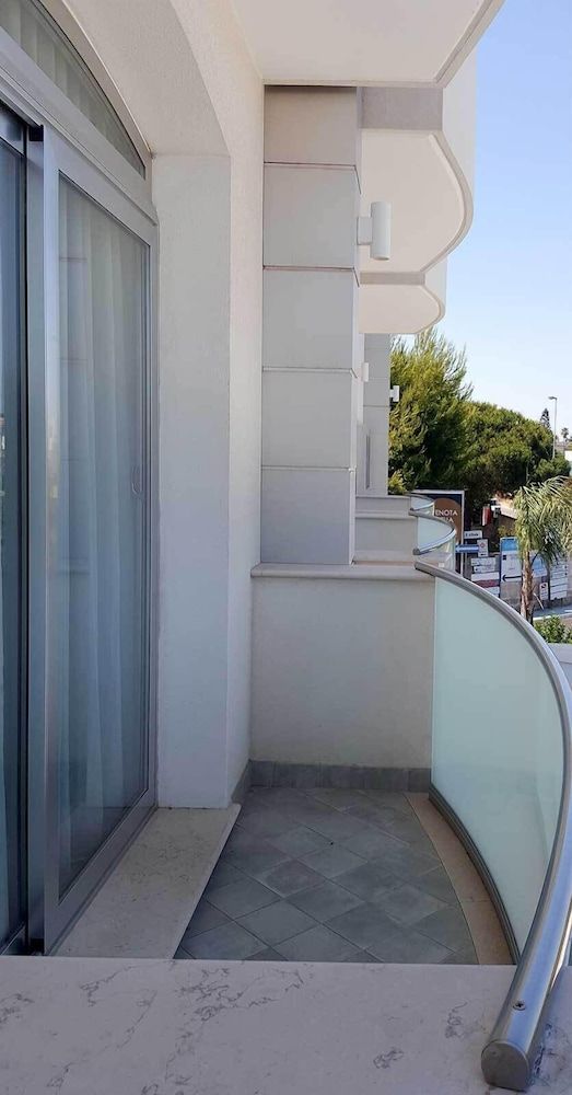 Hotel Aurora Deluxe Room, Balcony 4