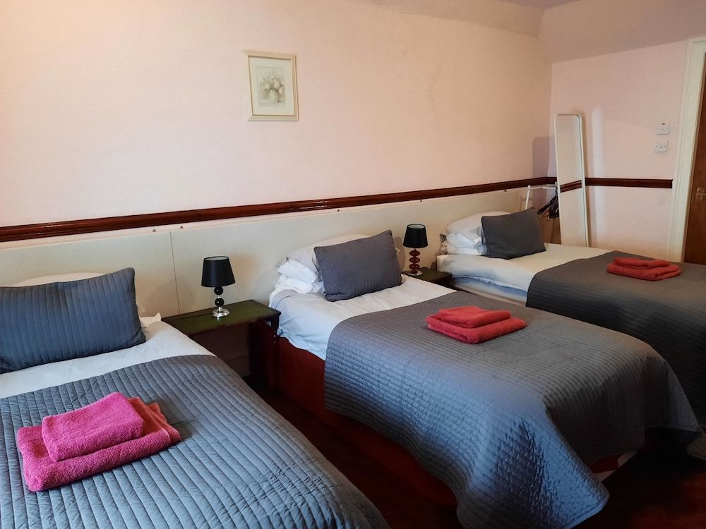 St Ronans Hotel Basic Triple Room, Ensuite (Room 6)