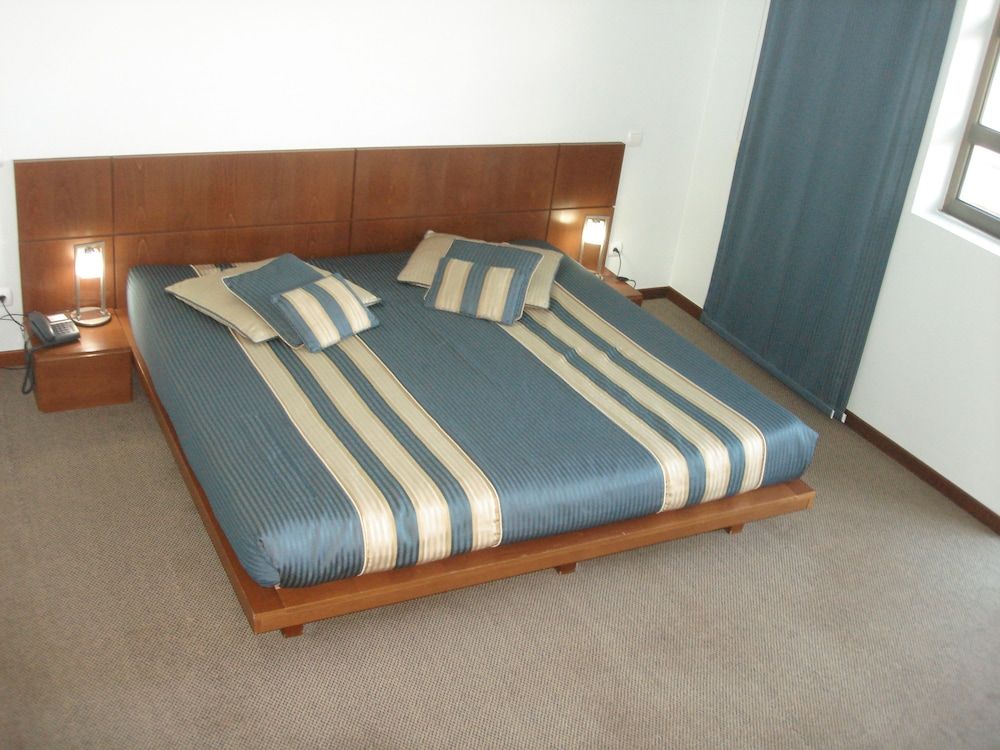 La Fontaine Hotel Family Room (2 adults + 2 children) 3