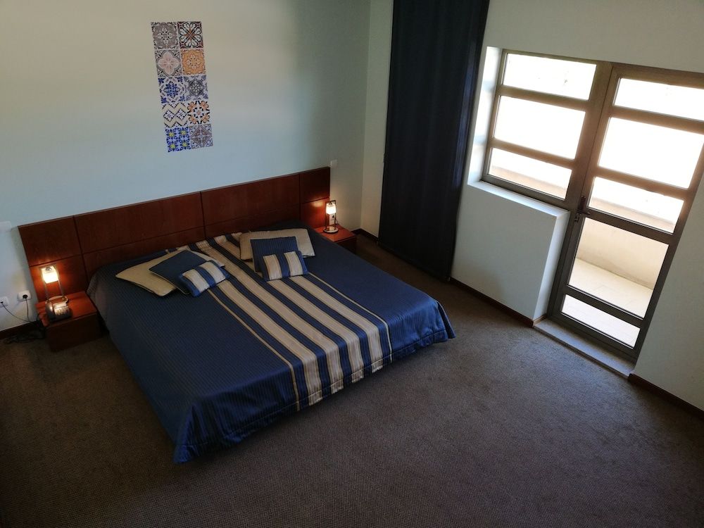 La Fontaine Hotel Family Room (2 adults + 2 children) 6