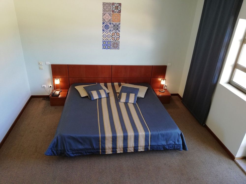 La Fontaine Hotel Family Room (2 adults + 2 children) 4