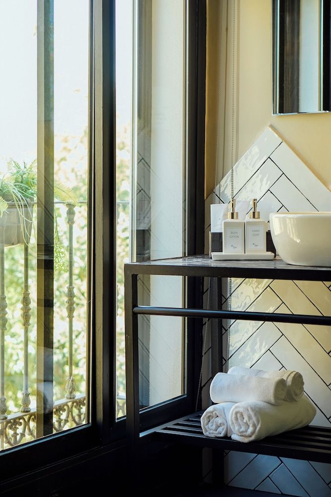 The Corner House Double Room 11